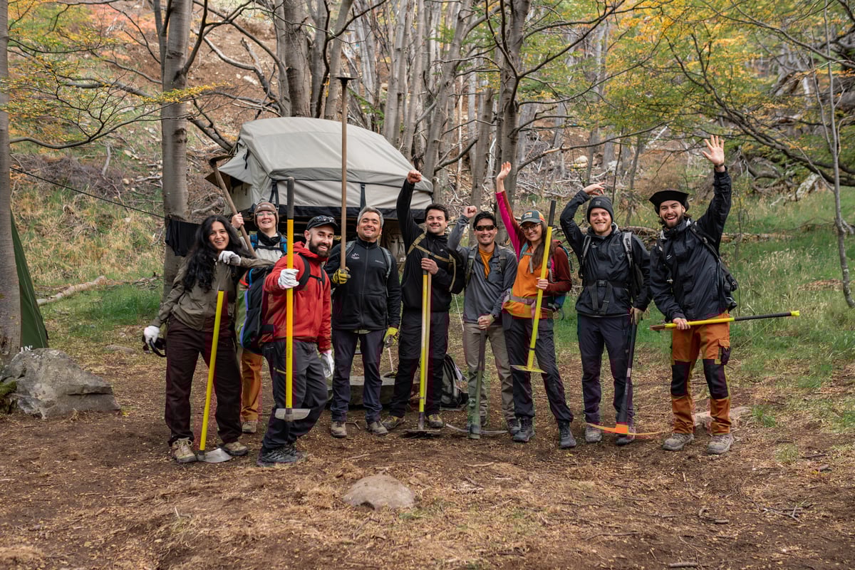 Volunteers - Base Torres trail reconstruction