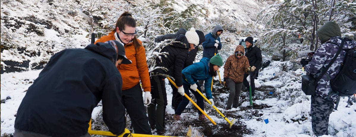 Volunteers Trail Reconstruction